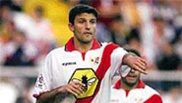 <b>NO ALBERGA ESPERANZAS</b>. El central gerundense no tiene mucha fe en que su situación cambie.