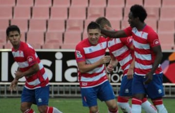 Christian Bravo: 2 goles en Granada B (España).