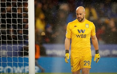 En 2010 era el portero titular del Liverpool, pero desde 2013 ha cambiado cuatro veces de club. Desde Inglaterra se fue a Italia, para jugar una campaña en el Nápoles y en la siguiente militar en el Bayern, club en el que apenas tuvo minutos. Regresaría al Nápoles para tres temporadas. También ha estado en el Milan y en el Aston Villa, cedido esta última campaña. Con 37 años, sigue en activo.