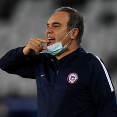 "No es Superman": Lasarte explicó la salida de Vidal ante Bolivia