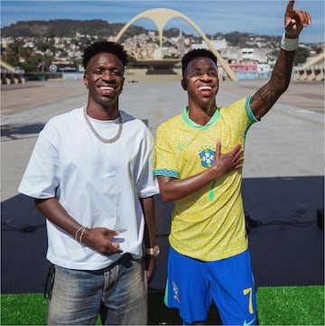 17 futbolistas que tienen un "doble" de cera