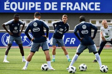 Griezmann with the France squad yesterday