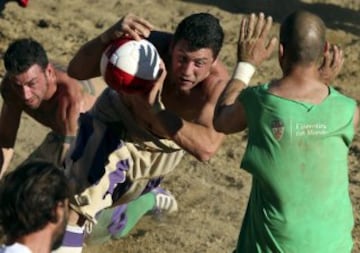 Partido del equipo blanco contra el verde.