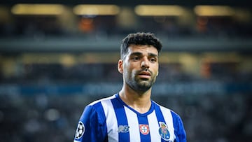PORTO, PORTUGAL - OCTOBER 04: Mehdi Taremi of FC Porto in action during the UEFA Champions League group B match between FC Porto and Bayer 04 Leverkusen at Estadio do Dragao on October 4, 2022 in Porto, Portugal. (Photo by Octavio Passos/Getty Images)