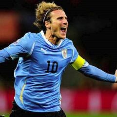 Diego Forlán se posiciona como Balón de Oro del Mundial
