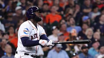 HOUSTON, TEXAS - APRIL 05: Yordan Alvarez #44 of the Houston Astros hits a sacrifice fly scoring Jeremy Pena #3 in the seventh inning against the Detroit Tigers at Minute Maid Park on April 05, 2023 in Houston, Texas.   Bob Levey/Getty Images/AFP (Photo by Bob Levey / GETTY IMAGES NORTH AMERICA / Getty Images via AFP)