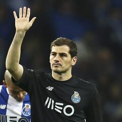 Casillas busca equipo en Italia