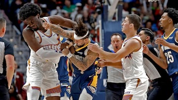 Jose Alvarado and Mark Williams came together in the recent game between the Suns and the Pelicans.