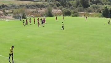 De penal y tiro libre: Esteban Paredes sigue brillando con estos dos golazos