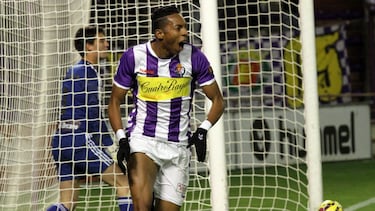 Larin y Mojica se reencuentran con su pasado blanquivioleta