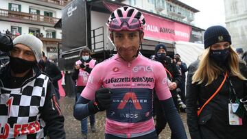 Egan Bernal: "Ganar con la maglia rosa es especial"