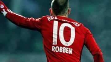 Un golazo de Arjen Robben le da el liderato provisional al Bayern
