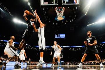Andrew Wiggins ante Brook Lopez.