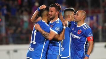 Futbol, Universidad de Chile vs Coquimbo Unido.
Copa Chile 2024.
El jugador de Universidad de Chile Luciano Pons, centro, celebra su gol contra Coquimbo Unido durante el partido de vuelta de la semifinal nacional de la Copa Chile disputado en el estadio Nacional en Santiago, Chile.
13/10/2024
Jonnathan Oyarzun/Photosport
Football, Universidad de Chile vs Coquimbo Unido.
2024 Copa Chile Championship.
Universidad de Chile's player Luciano Pons, center, celebrates his goal against Coquimbo Unido during the second leg of the national semi final the Copa Chile match held at the Nacional stadium in Santiago, Chile.
13/10/2024
Jonnathan Oyarzun/Photosport