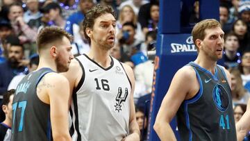 TX01. DALLAS (EE.UU.), 16/01/2019.- El jugador de San Antonio Spurs Pau Gasol (c) de España espera el balón contra el jugador de los Mavericks de Dallas, Luka Doncic (i) de Eslovenia hoy, durante un partido de NBA disputado en el American Airlines Center de la ciudad de Dallas, Texas (EE.UU.). EFE/Larry W. Smith PROHIBIDO SU USO POR SHUTTERSTOCK