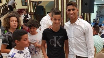 Achraf en el homenaje de la peña madridista Remate en Marruecos