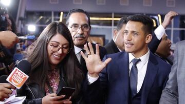 El delantero chileno Alexis Sánchez habló en la Avant Premiere de su película "Mi amigo Alexis" sobre su lesión y respecto a su futuro en el fútbol europeo.