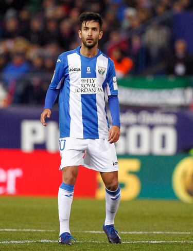 Militó en las filas del Leganés la temporada 2016-17 en la que disputó 11 encuentros y marcó 1 gol. 