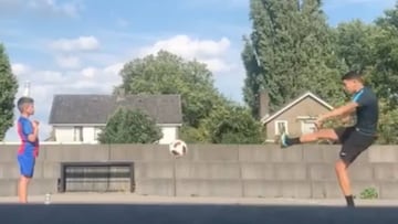 Confió demasiado en su hermano mayor y se hizo viral al instante