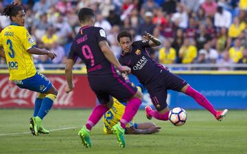 Neymar anotó el 1-3.