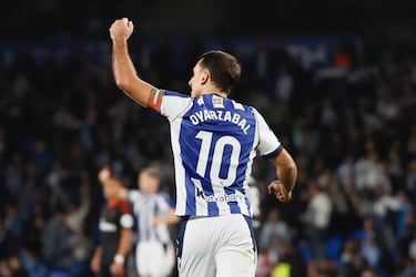 Oyarzabal, emocionado: “Es un orgullo poder estar en la Real y disfrutar en el club que quiero”