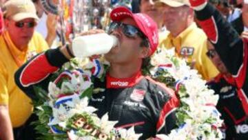 Juan Pablo Montoya celebra en las 500 millas de Indian&aacute;polis.