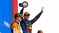 MONTMELÓ (BARCELONA), 23/06/2024.- El piloto neerlandés Max Verstappen (c), del equipo Oracle Red Bull Racing, celebra la victoria en el Gran Premio de España de Fórmula 1. EFE/ Siu Wu
