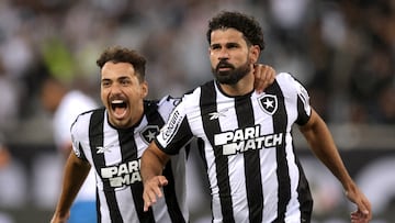 Soccer Football - Brasileiro Championship - Botafogo v Bahia - Estadio Nilton Santos, Rio de Janeiro, Brazil - August 27, 2023 Botafogo's Diego Costa celebrates scoring their second goal with teammates REUTERS/Ricardo Moraes