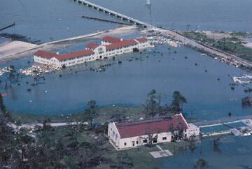 En agosto de 1969 el huracán Camille tocó tierra entrando a Estados Unidos por la desembocadura del río Misisipi. Devastando zonas del sur, del este y del centro de Estados Unidos. 260 personas fallecieron por los daños que produjo este huracán. 