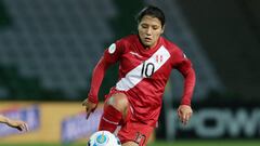 Soccer Football - Women's Copa America - Group B - Argentina v Peru - Estadio Centenario, Armenia, Colombia - July 12, 2022 Peru's Sandra Arevalo in action REUTERS/Amanda Perobelli