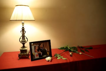 Miles de personas dan el último adiós al cantante y compositor alicantino en la sede de la Sociedad General de Autores Españoles (SGAE), Madrid.