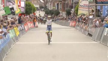 Van der Hoorn entrando por línea de meta.