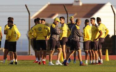 Jémez: "Se acabó el tiempo de despedir entrenadores, ahora peligran los jugadores"