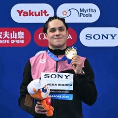 Osmar Olvera acaba con los chinos; oro en Singapur 2025