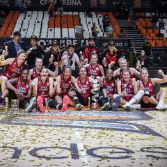 A la quinta va la vencida