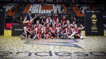 A la quinta va la vencida