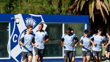 El Espanyol se entrena en Tenerife.