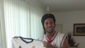 Ronaldinho recibió una camiseta de Cristiano: "¡Me encanta!"