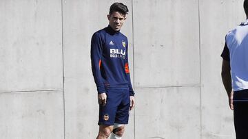 Gabriel reparte 5.000 cestas de alimentos en Sao Paulo