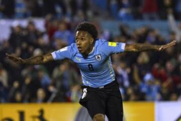 Uruguay golea a Colombia 3-0 en el Centenario