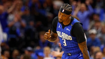 ORLANDO, FLORIDA - APRIL 15: Kentavious Caldwell-Pope #3 of the Orlando Magic reacts to a play during the first half of an NBA play-in tournament game against the Atlanta Hawks at Kia Center on April 15, 2025 in Orlando, Florida. NOTE TO USER: User expressly acknowledges and agrees that, by downloading and or using this photograph, User is consenting to the terms and conditions of the Getty Images License Agreement. Mike Ehrmann/Getty Images/AFP (Photo by Mike Ehrmann / GETTY IMAGES NORTH AMERICA / Getty Images via AFP)