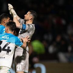 Racing toma una postura con Arias