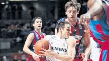 <b>DECISIÓN. </b>Rakocevic, al contragolpe. El Madrid tomó el mando cuando aceleró el ritmo del choque.