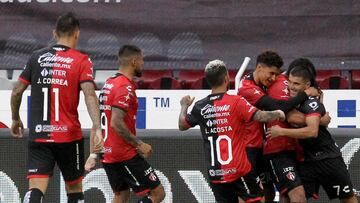 El futbol mexicano no ha sido capaz de poner freno a la propagación de COVID-19. Una vez más, la pandemia pasa factura a uno de los clubes del balompié nacional.