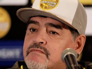 Los rostros de Maradona en su presentaci&oacute;n con Dorados