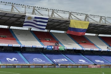 Colombia cayó goleado ante Uruguay en Barranquilla y tendrá que buscar puntos en su visita a Ecuador en Quito