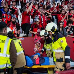 Susto en el Belmonte tras ceder una valla en la celebración del gol de la victoria del Albacete