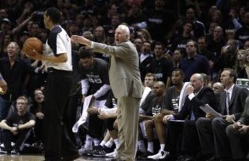Popovich volvió a comenzar con triunfo una serie de playoffs, casi una garantía de clasificación para las espuelas plateadas.