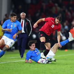 El Celta espía a Enea Mihaj