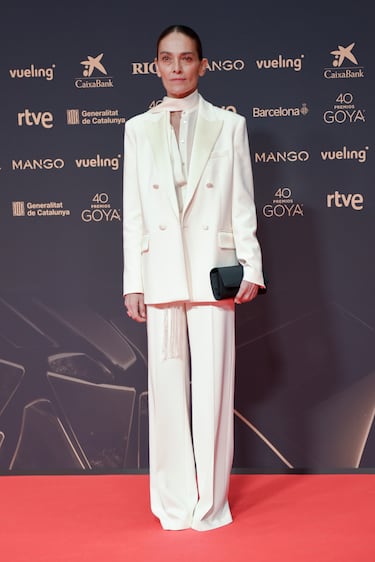 La modelo Laura Ponte posa en la alfombra roja de la 40º edición de los Premios Goya.
